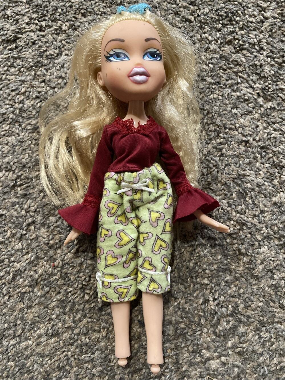 BRATZ Doll Cloe 2001 Vintage Collectible MGA Entertainment Blonde Hair Blue Eyes